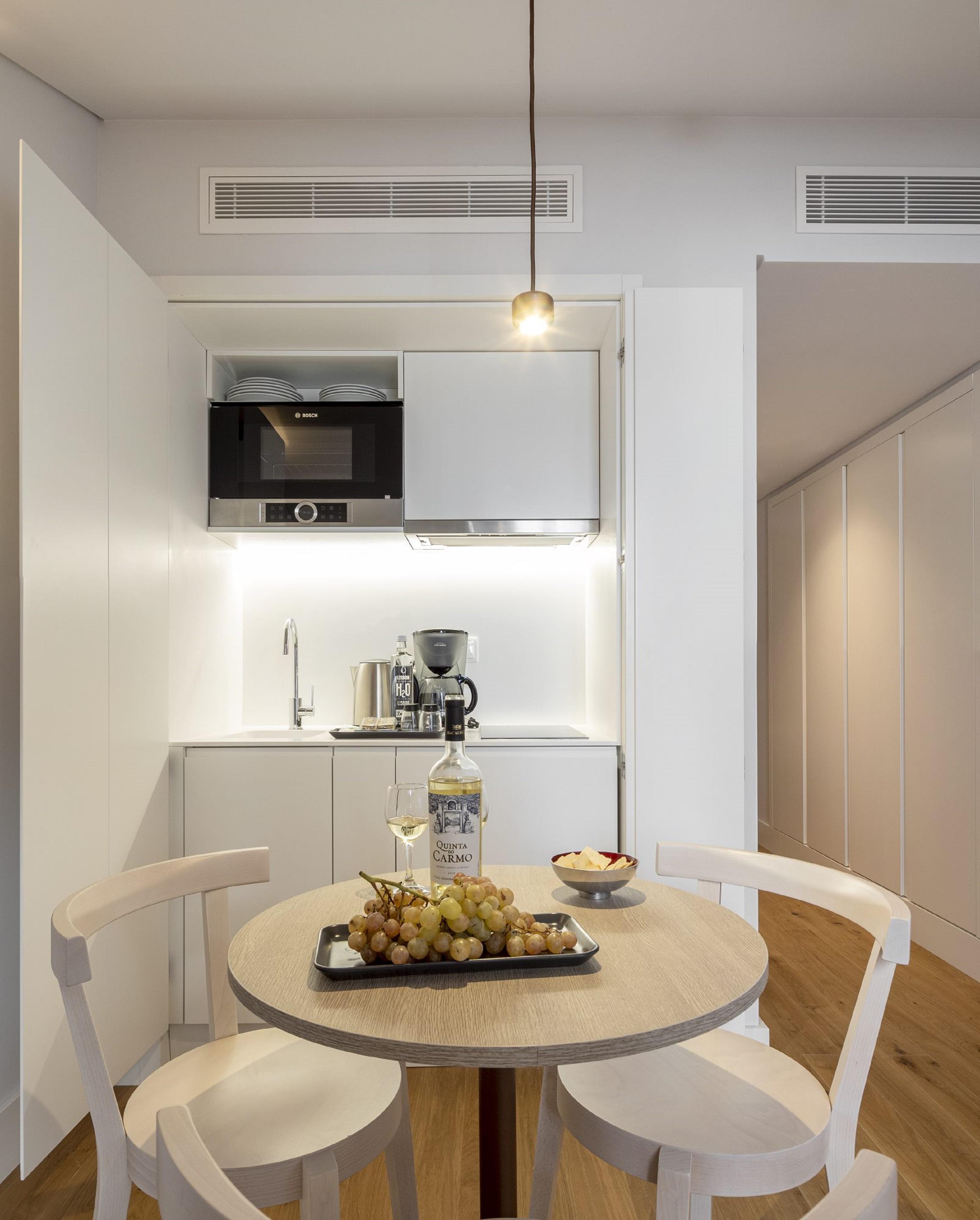 Lisbon Serviced Apartments - Madalena Exterior photo